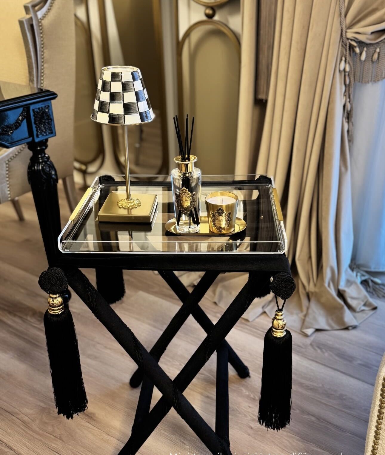 pileksi tepsili kadife sehpa